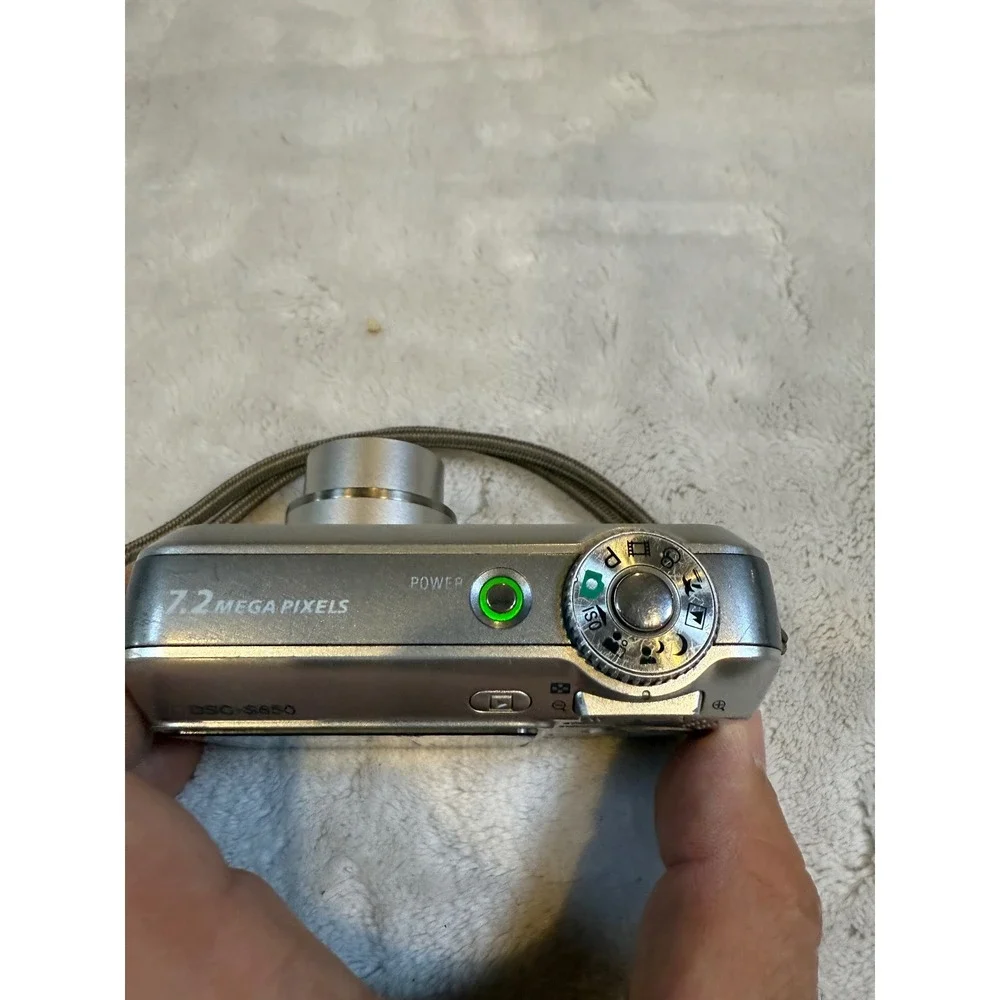 Sony Cyber-shot DSC-S650 7.2MP Digital Camera Silver 3x Optical Zoom Y2K Vintage
